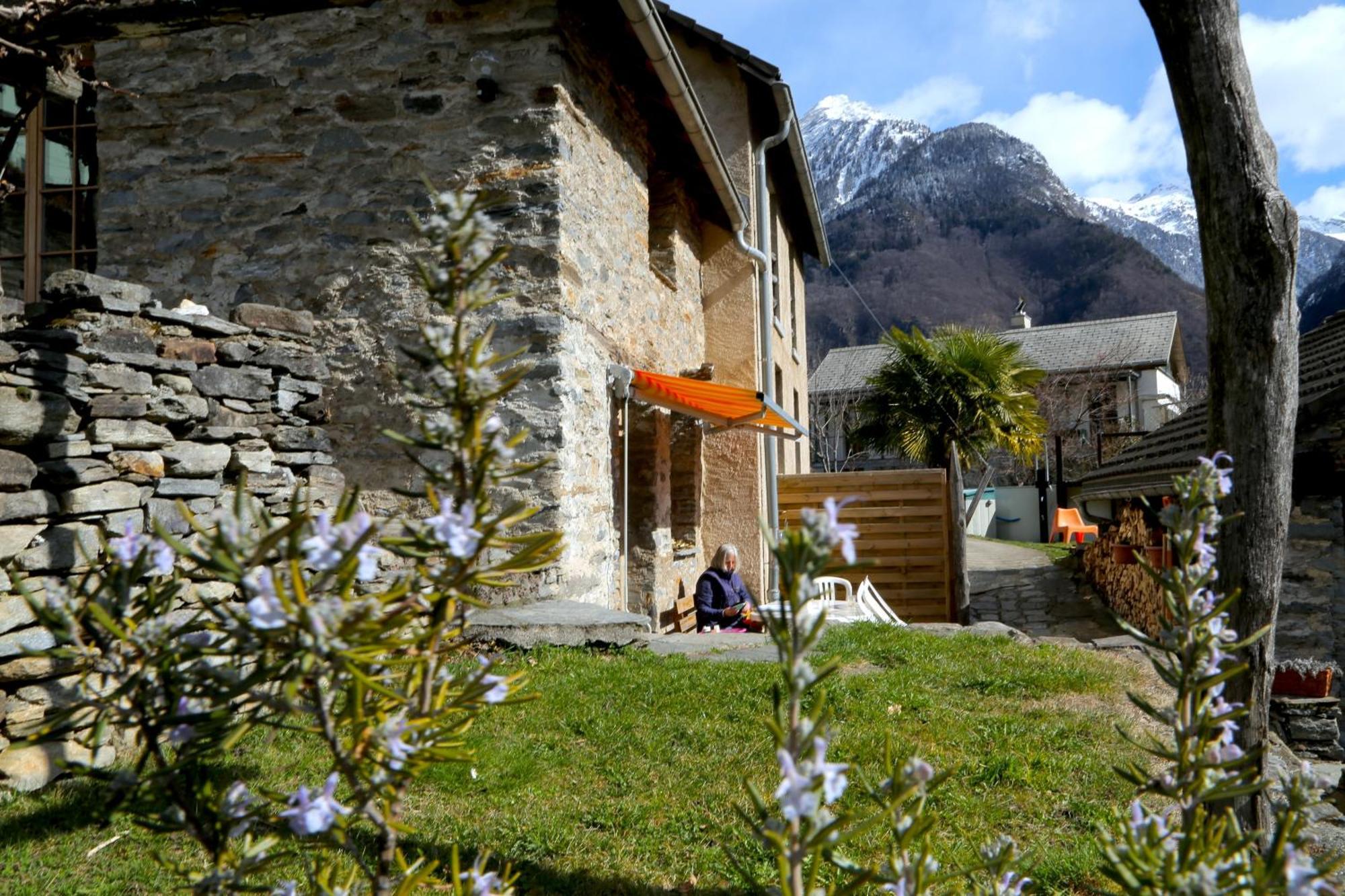 Casa Dosc Bed & Breakfast Verdabbio ภายนอก รูปภาพ